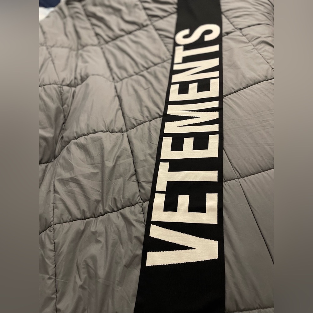 Vetements Scarf